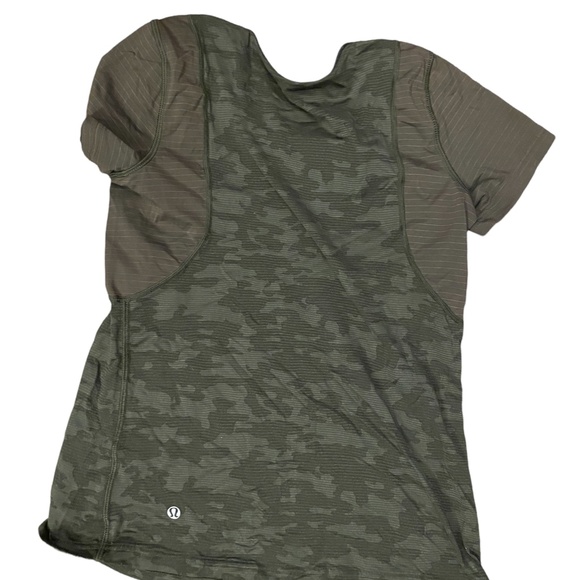 Lululemon camo t shirt - Picture 2 of 3